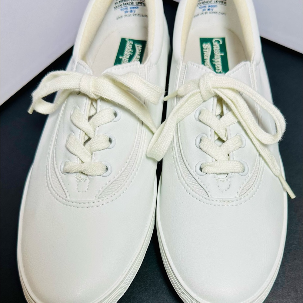 ☑️GRASSHOPPERS White Sneakers